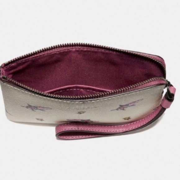 COACH CORNER ZIP WRISTLET WITH SHARK ROSE PRINT - Picture 2 of 2